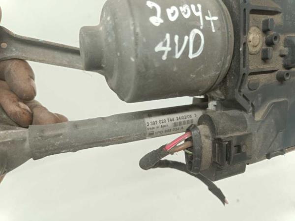 MOTEUR ESSUIE GLACE AVANT DROIT - Vue 3